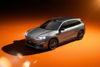 更带运动范，问界M6官宣亮相