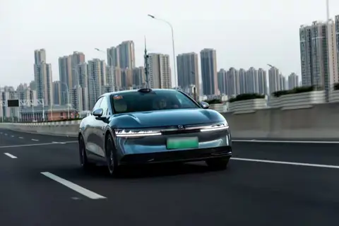 为啥我们电车满街窜，国外却死抱着油车？3个大实话给你弄明白！