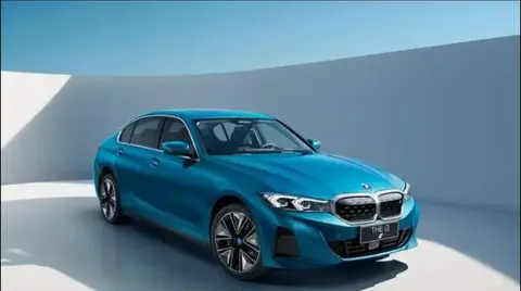 国内销量跌14.7%+股价三年涨4块，宝马的破局关键在2026？